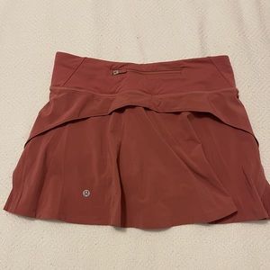 LULULEMON!! Size 4! It’s a Play Off the Pleats Mid-Rise Skirt